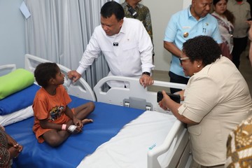 Respons Cepat Penanganan Korban Keracunan Program Makan Bergizi Jayapura Tuai Pujian Mendagri