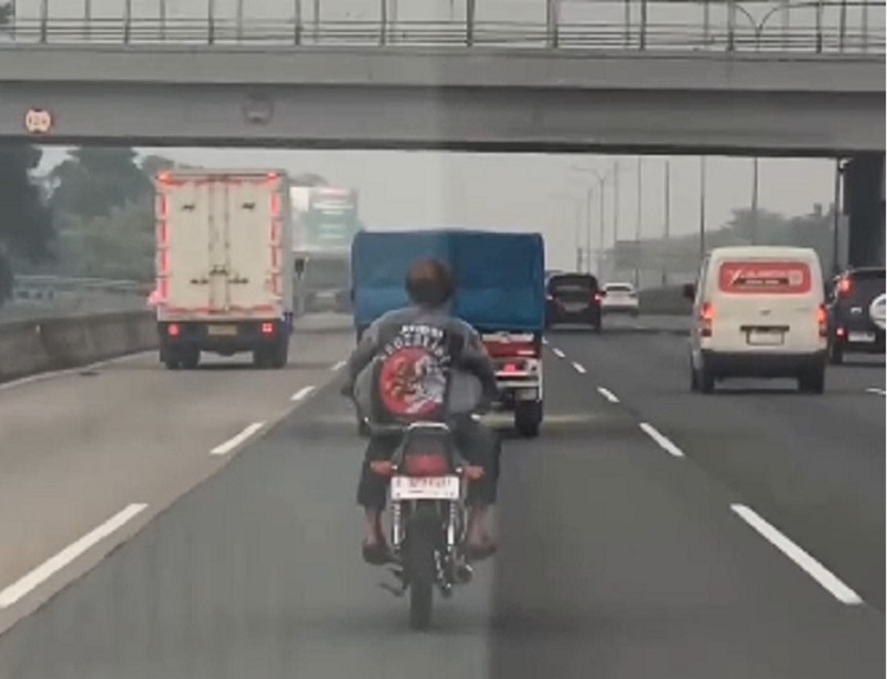 Pengendara RX King Nekat Terobos Tol Jagorawi, Polisi Ungkap Penyebab Unik: Terjebak Google Maps