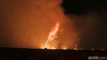 Kebakaran Landa Bromo: Taman Nasional Ditutup, Wisatawan Dapat Opsi Refund Tiket