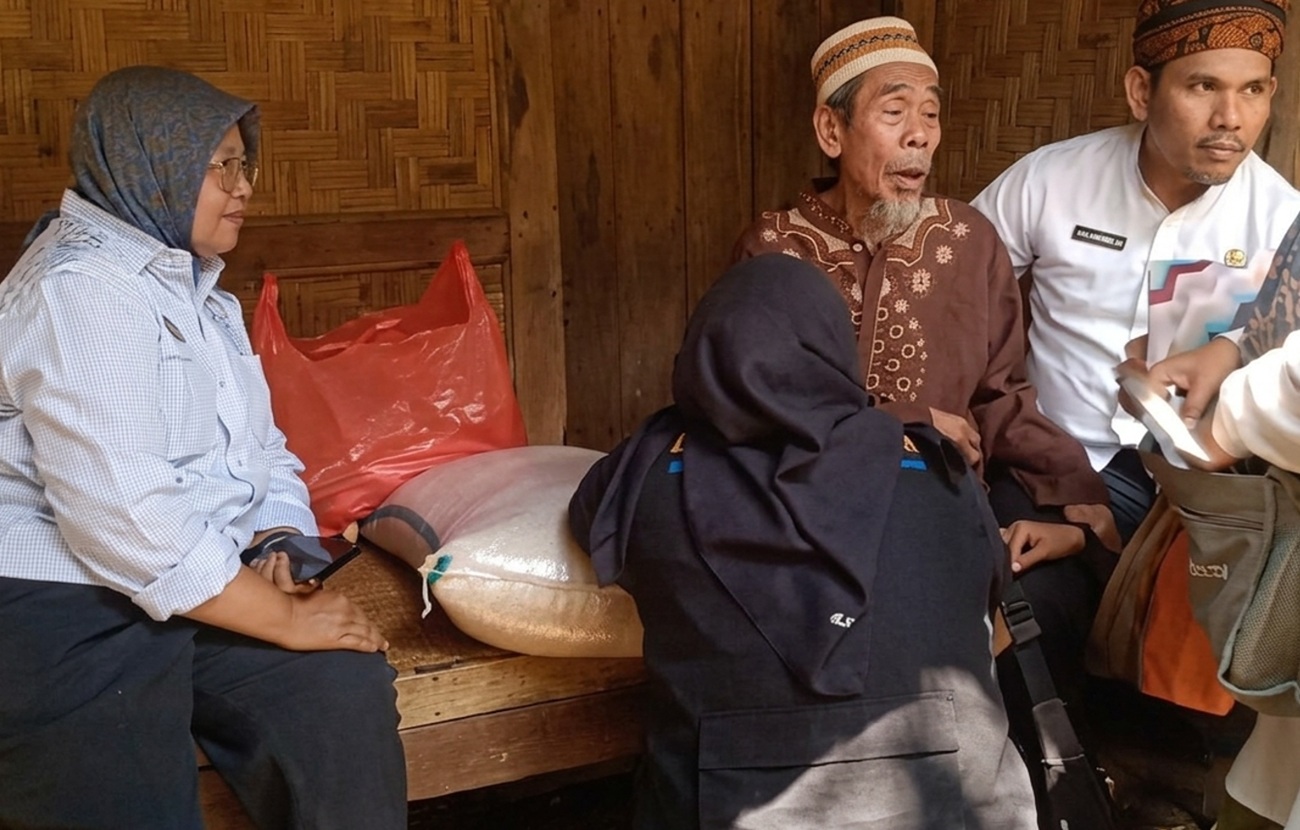 Kisah Inspiratif Kakek 84 Tahun Berjuang Melawan Lapar Demi Bertahan Hidup dari Jualan Kangkung