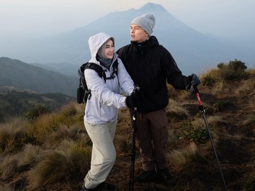 Anisa Rahma & Anandito Dwis: Merbabu Jadi Saksi Babak Baru Pernikahan Penuh Makna
