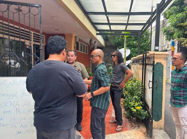 Ibunda Ivan Slank, Hj. Iffet Herawati, Tutup Usia, Industri Musik Berduka