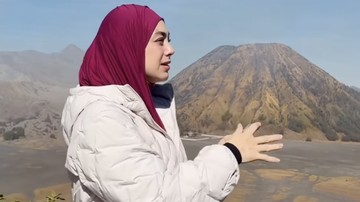 Celine Evangelista Pamer Keindahan Bromo Pasca Isu Kebakaran, Tepis Kekhawatiran Publik