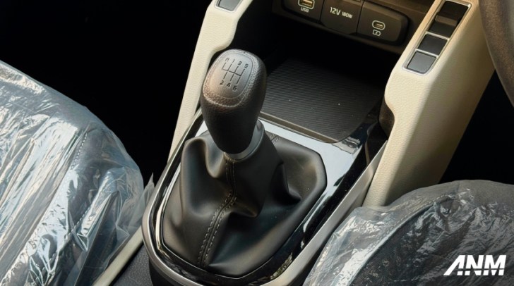 Kia Carens Hadirkan Pilihan Transmisi Manual, Targetkan Segmen Fleet dan Penggemar Kontrol Berkendara