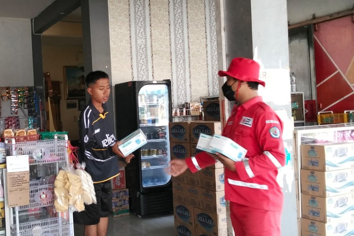 Asap Gudang Limbah Brebes Ganggu Pernapasan Warga, 17 Jiwa Terdampak