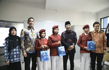 Menkes Tekankan Pentingnya Sikat Gigi Benar untuk Siswa Sekolah Rakyat
