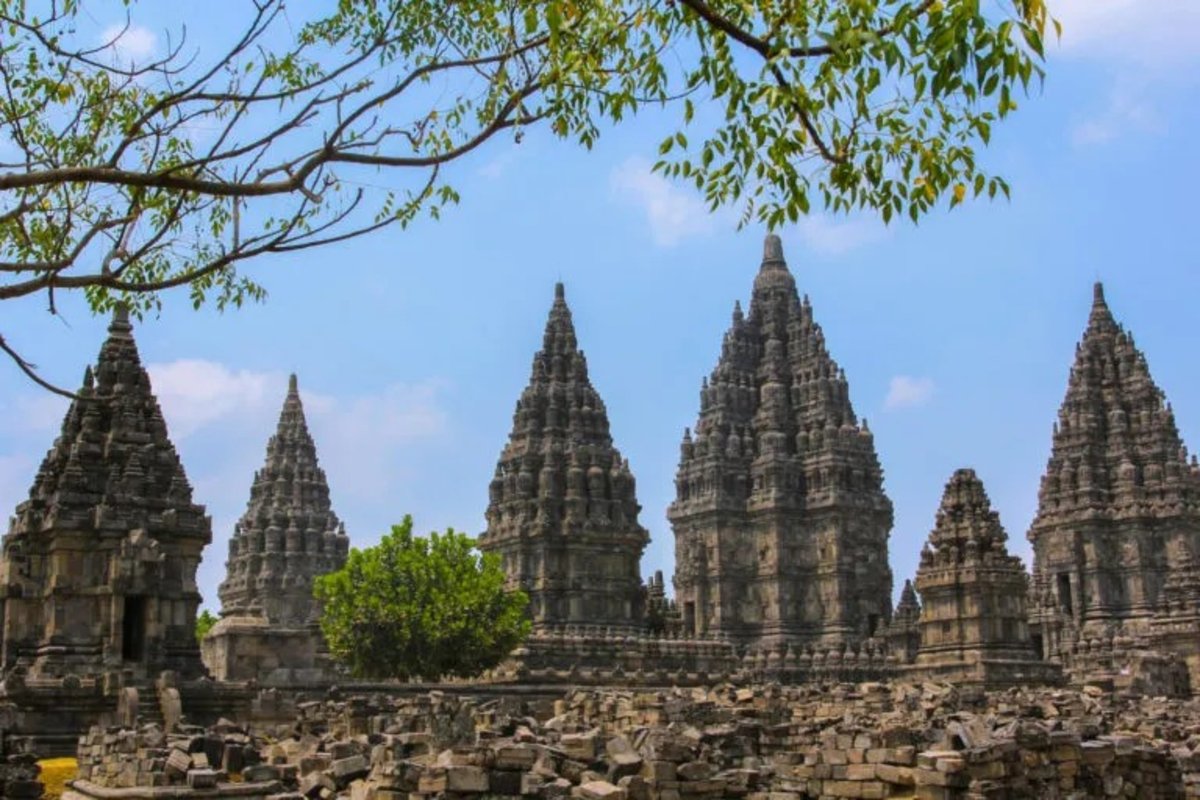 Tuntas Pemugaran Candi Perwara Prambanan: Antara Kecepatan Teknologi dan Kehati-hatian Pelestarian Budaya