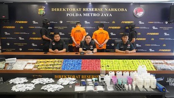 Jaringan Narkoba Cair: Polda Metro Ungkap Produksi Etomidate Ilegal di Apartemen