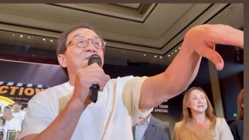 Momen Langka: Jackie Chan Panggil Iko Uwais ke Panggung, Bukti Pengakuan Global Talenta Indonesia