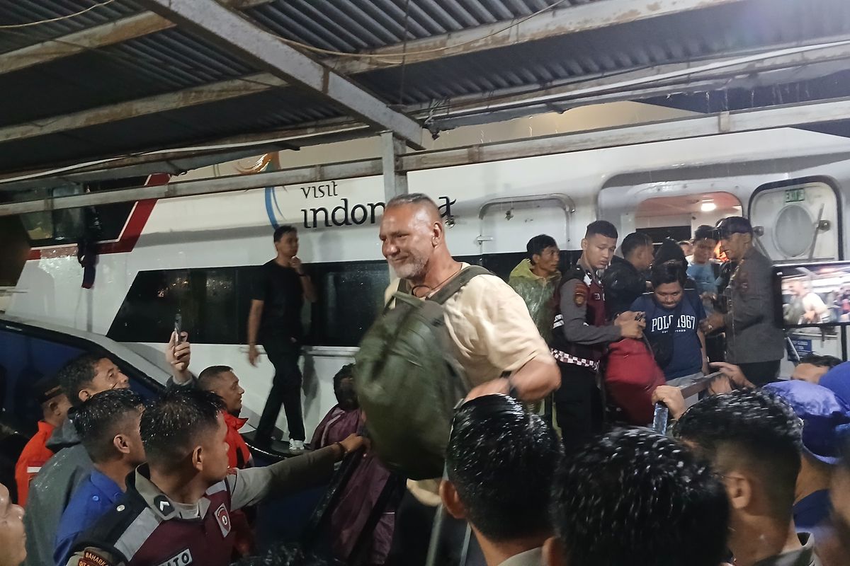 Drama Pelayaran: Mentawai Fast 01 Berhasil Merapat di Padang Setelah Terjebak Tiga Jam