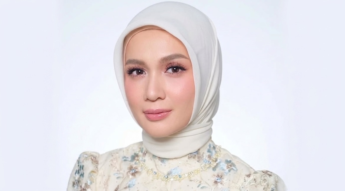 Transformasi Hijab Dea Annisa Pasca Pernikahan: Komitmen Baru Jaga Diri