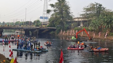Sinergi TNI-Polri dan Pemprov DKI: Aksi Bersih-bersih Sungai Kalijodo Sambut HUT Ke-81 RI