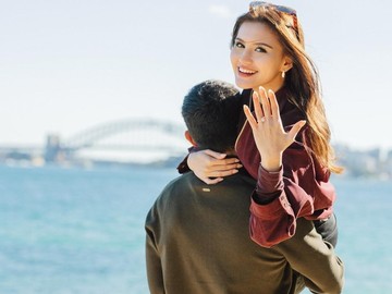Lamaran Romantis di Sydney: Chelsea Shania Resmi Dilamar Kekasih
