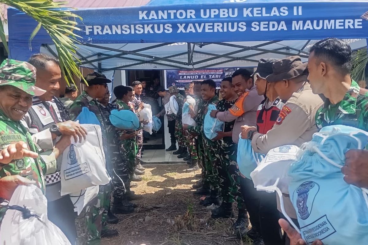 1.725 Paket Sembako Presiden Tiba di Maumere untuk Bantuan Warga NTT