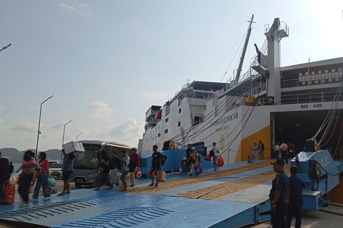 Tragedi Gempa NTT: Ruang Tunggu Pelabuhan Maumere Ambruk, Kisah Selamat Alesandra yang Lindungi Kepala dengan Tas