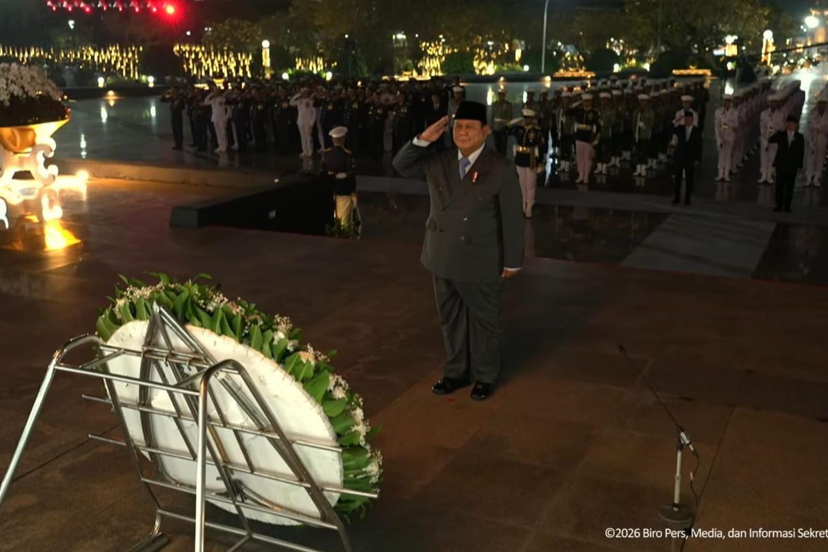 Momen Khidmat Tengah Malam: Presiden Prabowo Pimpin Renungan Suci HUT Ke-81 RI di Kalibata