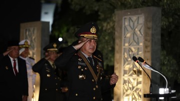 Kilau Api Obor Semangat Kemerdekaan: Kapolda Sumsel Pimpin Renungan Suci di TMP Ksatria Ksetra Siguntang