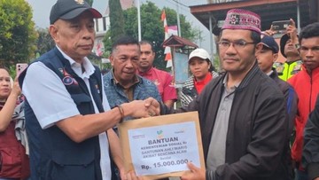 Santunan Duka Gempa Manggarai Diserahkan Langsung Wamensos untuk Ringankan Beban Keluarga Korban