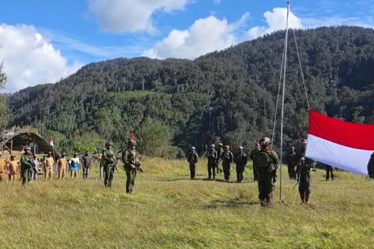 Momen Bersejarah: Merah Putih Berkibar di Ugimba Setelah 15 Tahun Terisolir