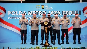 Kepedulian Polda Metro Jaya: 12 Truk Logistik Kemanusiaan Berangkat ke NTT