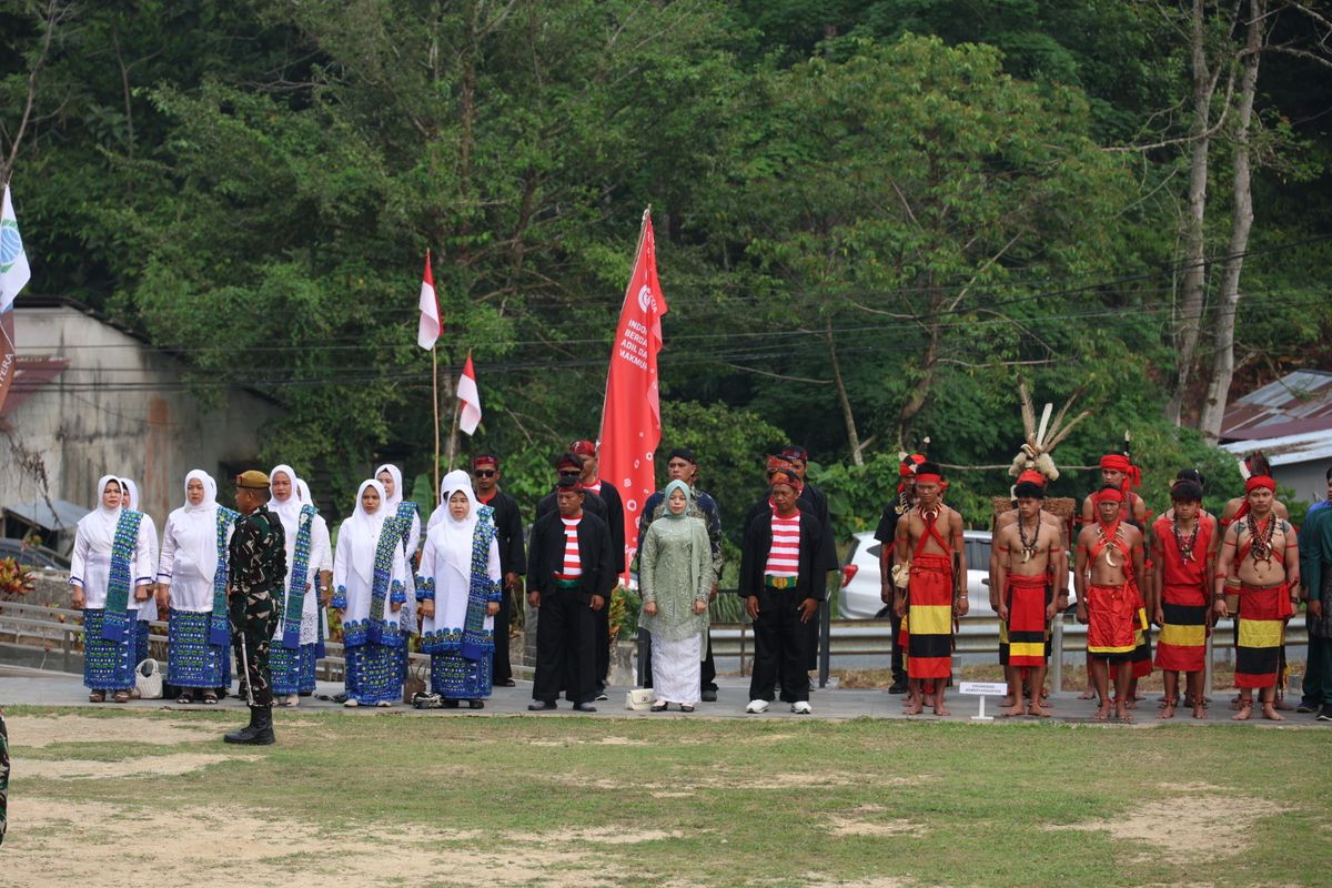 Entikong Rayakan HUT Ke-81 RI dengan Pesta Budaya Lintas Etnis