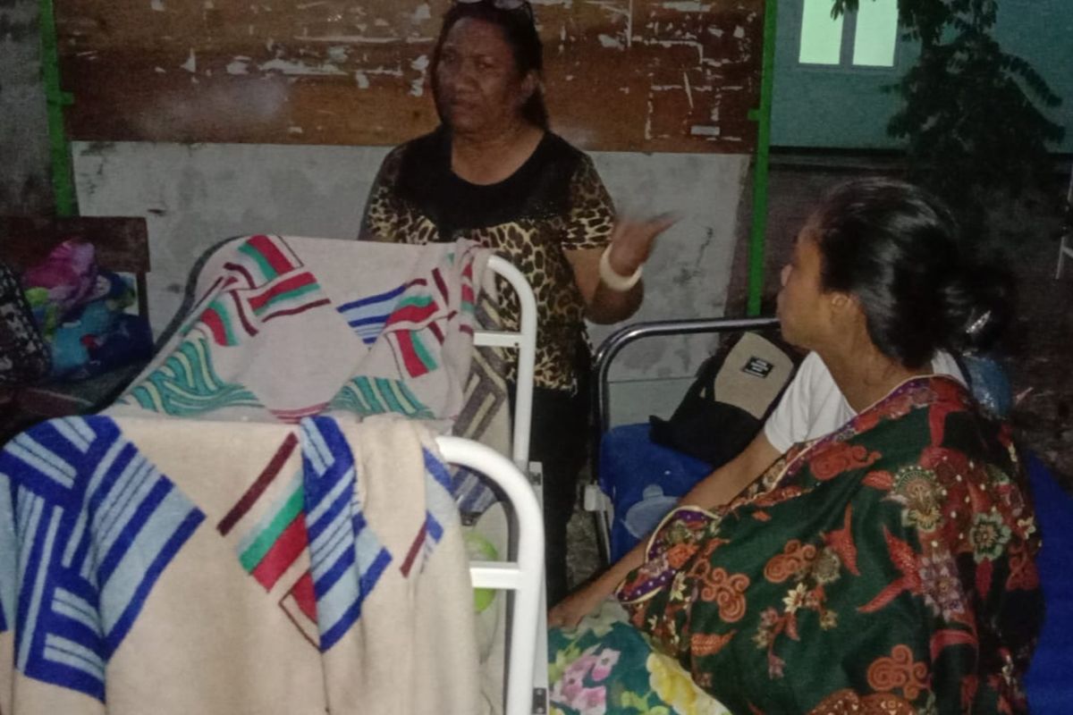 Gempa Guncang Sikka, Momen Dramatis Ibu Hamil Melahirkan di Halaman Puskesmas