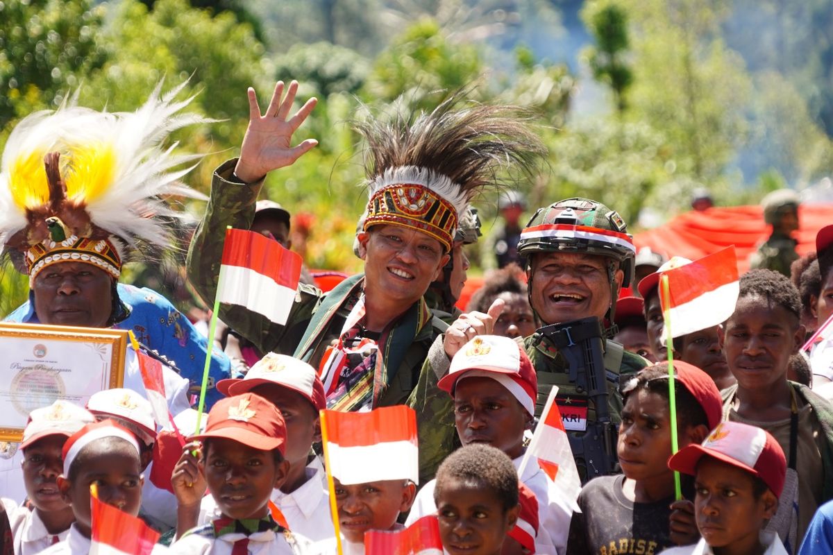 TNI Transformasi Hitadipa Intan Jaya Jadi "Kampung Damai Papua" di Momen HUT RI ke-81
