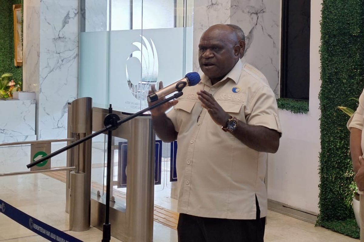 Menteri HAM Natalius Pigai Serukan Penguatan Advokasi Masyarakat di Tengah Konflik Papua