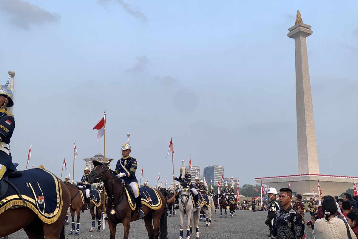 Antusiasme Warga Membanjiri Istana: Momen HUT RI ke-81 yang Penuh Semangat