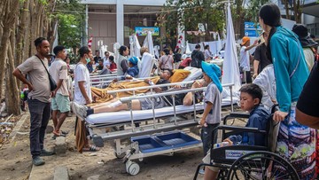 Perjuangan Ibu di Tengah Guncangan Gempa NTT: Melahirkan Darurat Berbekal Cahaya Senter