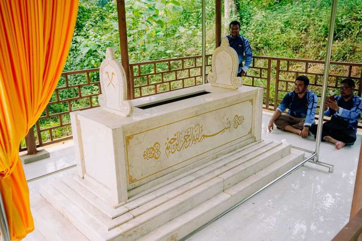Guru Aceh Utara Tempuh Perjalanan Ekstrem Ziarah Makam Pahlawan Cut Meutia