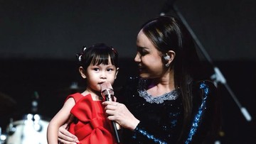 Rossa Temukan Kebahagiaan Baru dalam Peran Ibu Sambung, Nikmati Momen Mengasuh Bayi Lagi