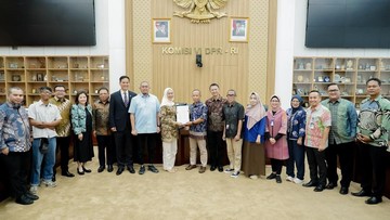 Kolaborasi DPR dan Danantara: Langkah Strategis Selamatkan Pos Indonesia
