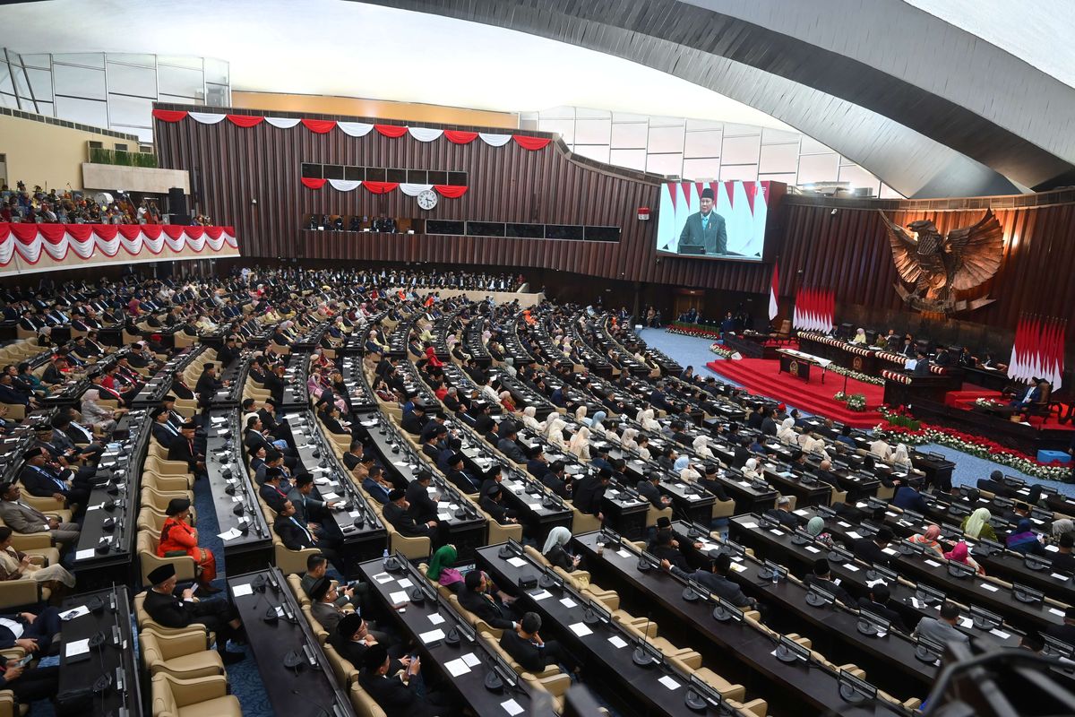 DPR Terima Dua Surat Penting dari Presiden Prabowo: Tiga Jabatan Strategis Menanti Keputusan