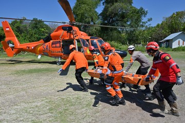 Helikopter Jemput Korban Gempa Manggarai Timur, Perawatan Intensif Menanti di Labuan Bajo