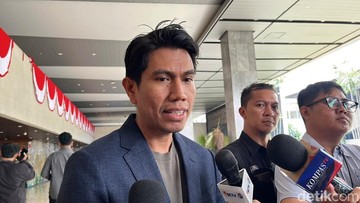 DPR Soroti Pengangkatan Tenaga Honorer Timses, Kemendagri Diminta Tegas Larang Rekrutmen Staf Baru Pemda
