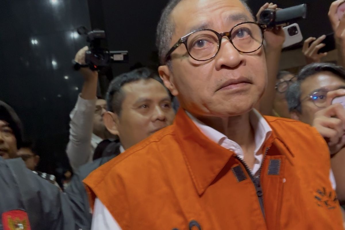 Tersangka Gratifikasi Pajak Kenakan Rompi Oranye KPK, Bungkam Saat Dibawa ke Tahanan