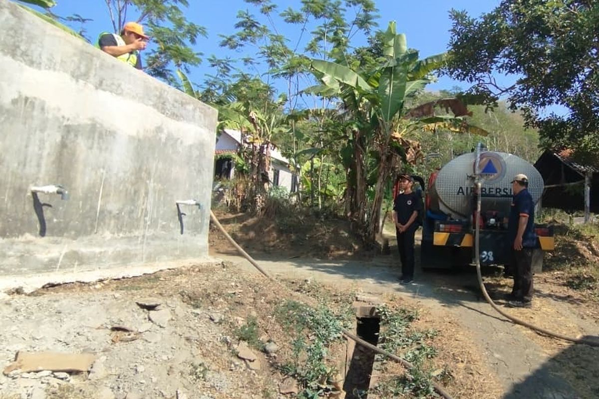 Dampak Kemarau Meluas di Magelang, Puluhan Keluarga Dusun Beteng Andalkan Distribusi Air Bersih