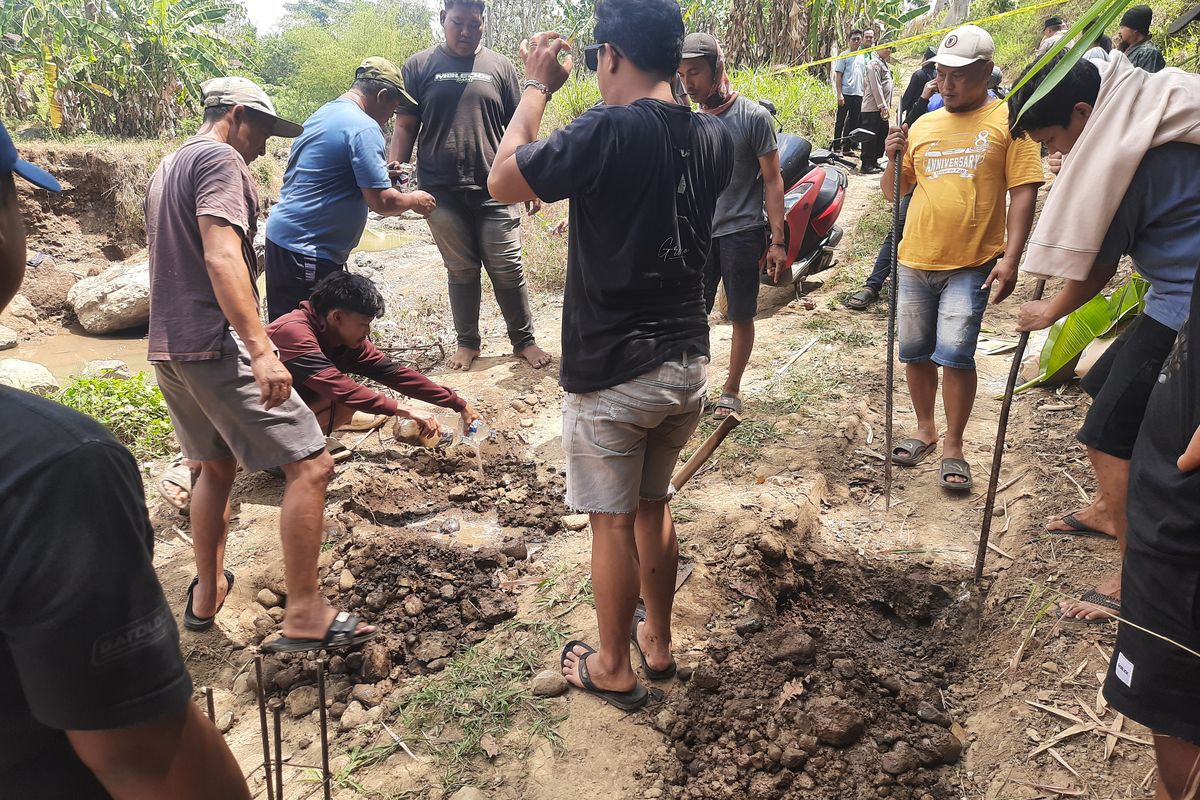 Warga Desa Lahar Tuntut Penghentian Tambang Galian C di Sungai Setro demi Keamanan Lingkungan