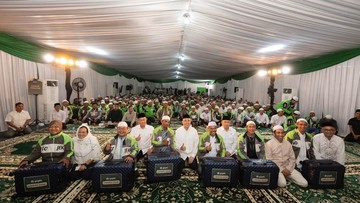 Jejak Loyalitas Driver Legend: Gojek Berangkatkan 70 Mitra Senior Beribadah Umrah