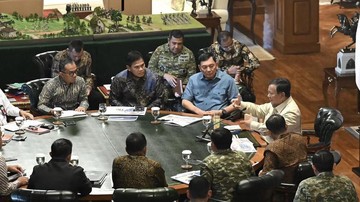 Presiden Prabowo Kumpulkan Petinggi TNI di Hambalang, Bahas Strategi Karhutla hingga Rekrutmen Khusus