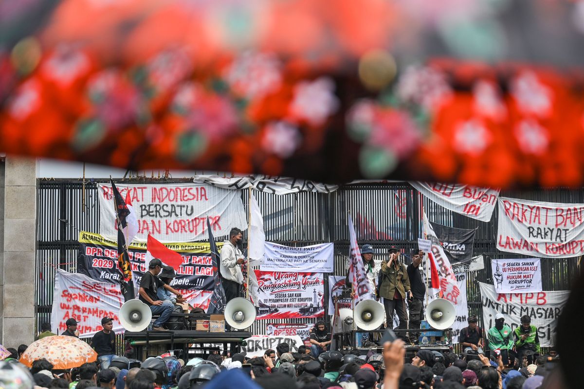 Dinamika Politik Pasca Pemilu 2024: Menilik Pergeseran Aliansi Partai