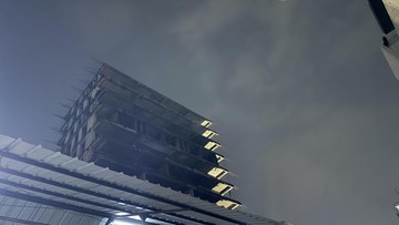 Upaya Pemadaman Kebakaran Gedung Kosong di Gambir: Tantangan Akses dan Strategi Pendinginan Petugas
