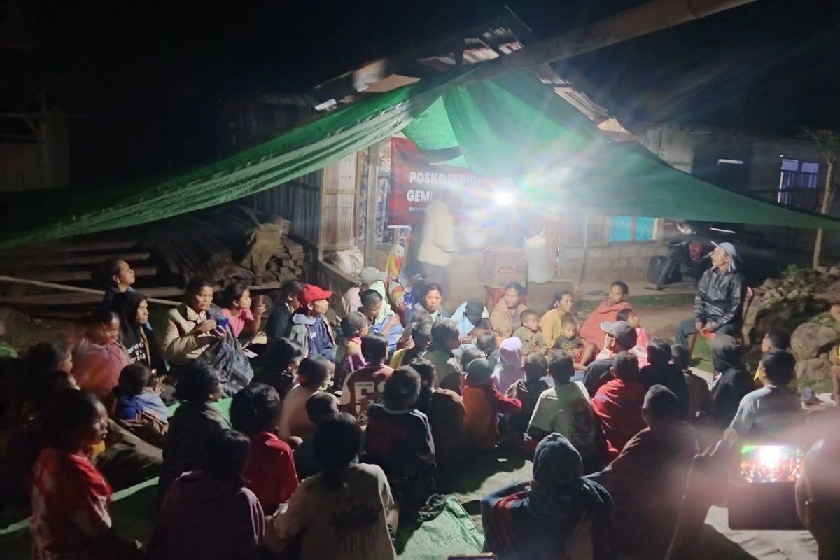 Memasuki Hari ke-17, TNI Intensifkan Penyaluran Bantuan Logistik untuk Korban Gempa NTT