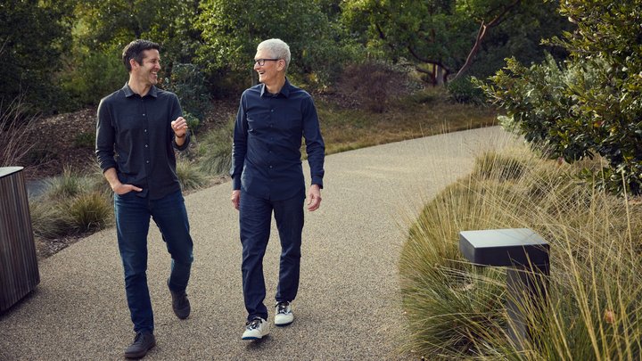 Mengintip Struktur Kompensasi John Ternus dan Tim Cook di Era Baru Kepemimpinan Apple