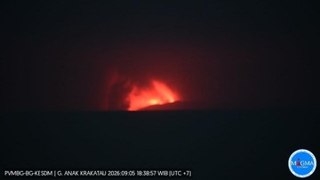 Status Siaga Gunung Anak Krakatau: Aktivitas Erupsi Masih Berlangsung dan Terdengar Dentuman