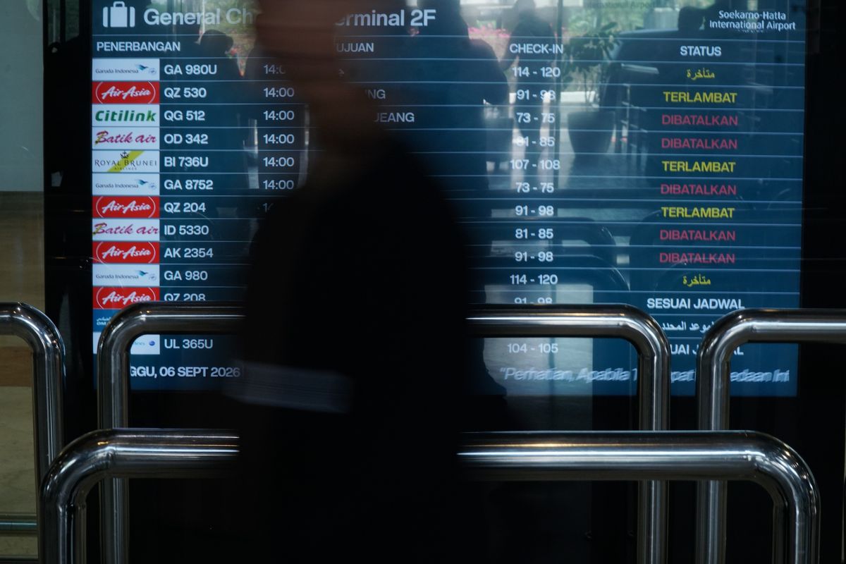 Dampak Erupsi Gunung Anak Krakatau: Operasi Modifikasi Cuaca Tetap Berlanjut di Bandara Alternatif