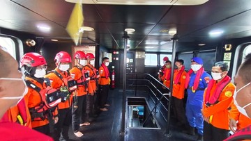 Tim SAR Gabungan Kerahkan Kapal Khusus Cari Lima Jurnalis yang Hilang di Perairan Selat Sunda