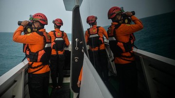 Operasi Pencarian Lima Jurnalis yang Hilang di Perairan Gunung Anak Krakatau Memasuki Hari Kedua