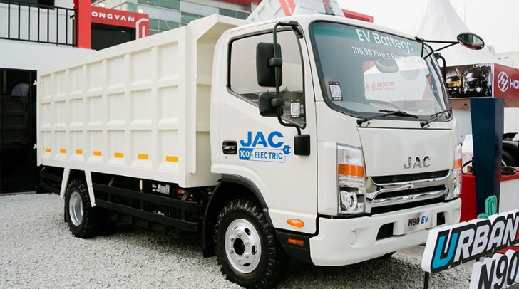 Indomobil JAC Bawa Revolusi Kendaraan Listrik ke Ajang Mining Indonesia 2026